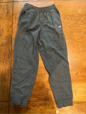 New Balance Boys Charcoal Gray Jogger Sweatpants — Size M (5/6)